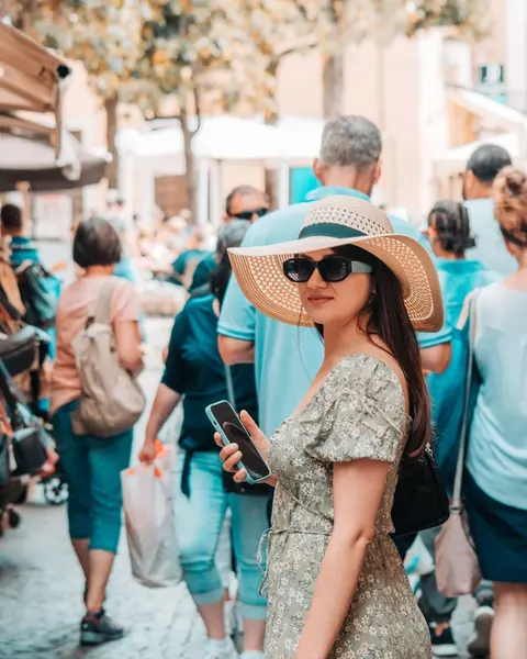 Remove tourists with AI Photo Editor: original photo