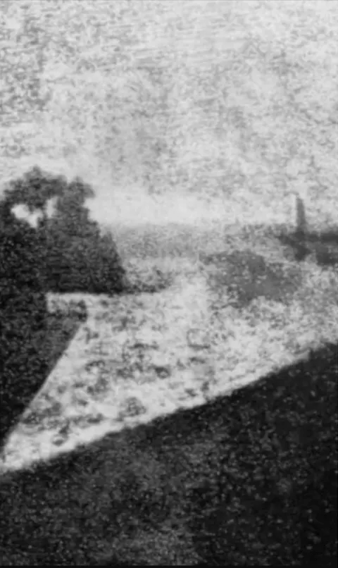 Restore old photo with AI Photo Editor: original photo